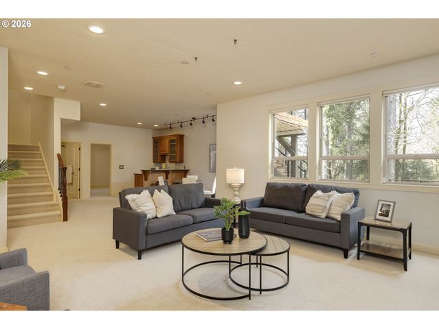 18237 Sw FLORENDO Ln, Beaverton, OR 97007