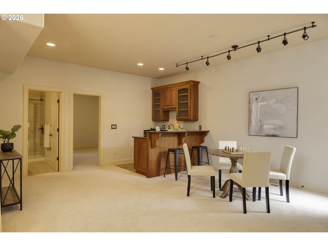 18237 Sw FLORENDO Ln, Beaverton, OR 97007