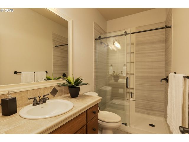 18237 Sw FLORENDO Ln, Beaverton, OR 97007