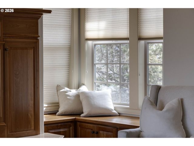 18237 Sw FLORENDO Ln, Beaverton, OR 97007