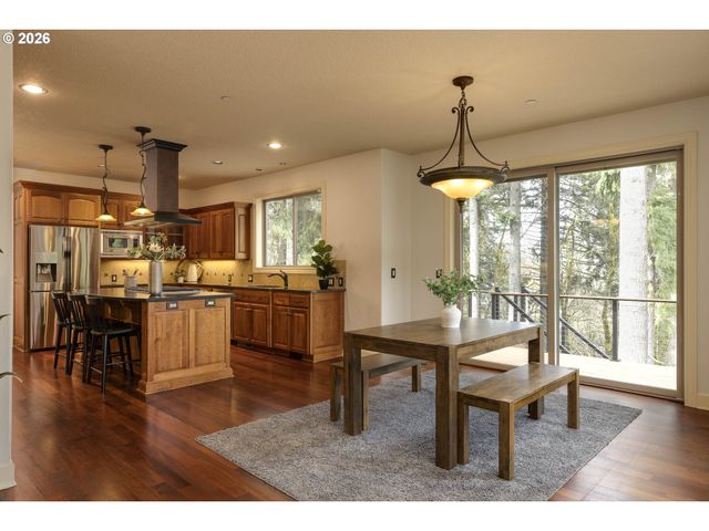 18237 Sw FLORENDO Ln, Beaverton, OR 97007