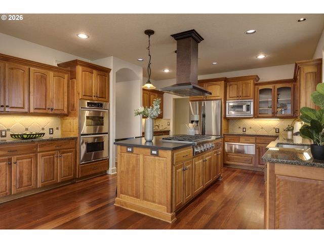 18237 Sw FLORENDO Ln, Beaverton, OR 97007