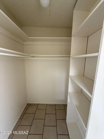 5433 E 30th St Apt B, Tucson, AZ 85711