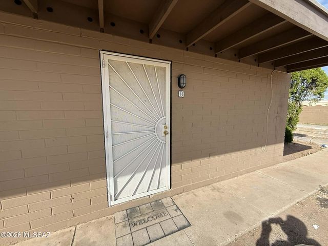5433 E 30th St Apt B, Tucson, AZ 85711