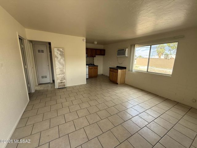 5433 E 30th St Apt B, Tucson, AZ 85711