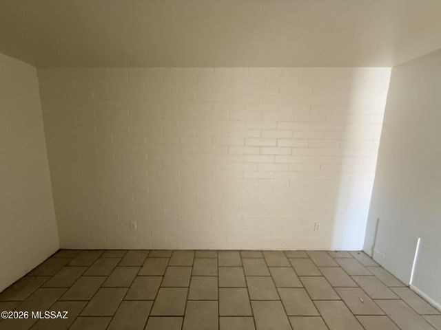 5433 E 30th St Apt B, Tucson, AZ 85711