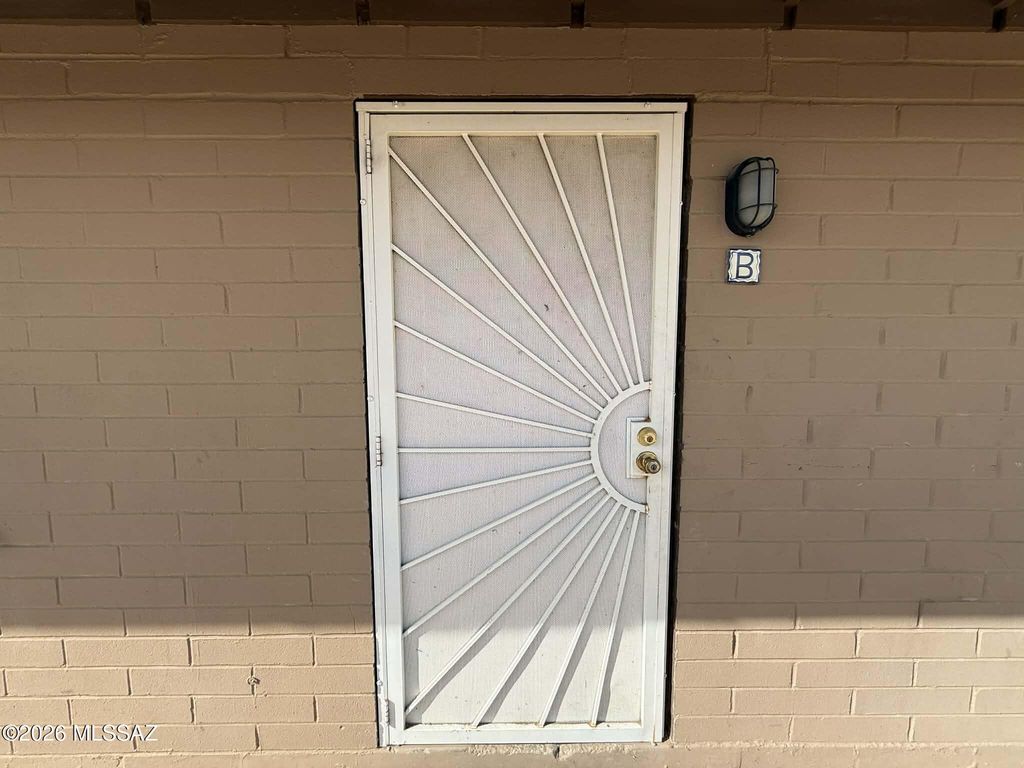 5433 E 30th St Apt B, Tucson, AZ 85711