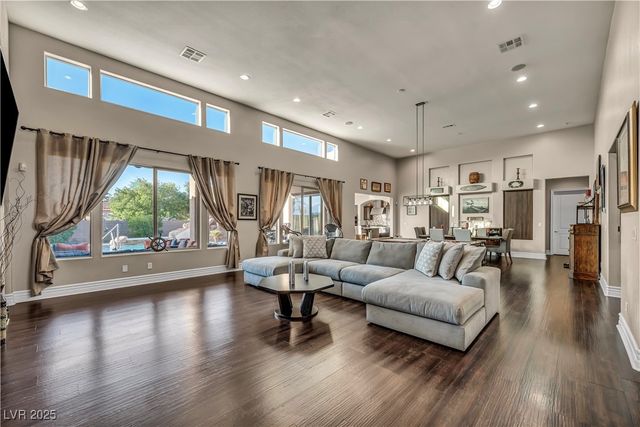 7670 Frittata Avenue, Las Vegas, NV 89113