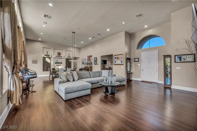 7670 Frittata Avenue, Las Vegas, NV 89113