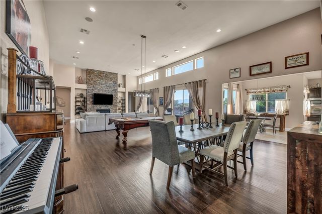 7670 Frittata Avenue, Las Vegas, NV 89113