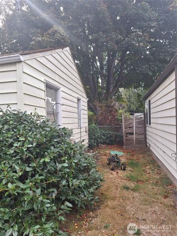 5647 38th Avenue SW, Seattle, WA 98126