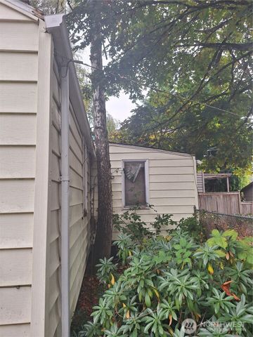 5647 38th Avenue SW, Seattle, WA 98126