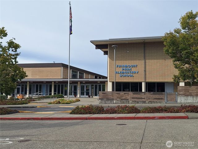 5647 38th Avenue SW, Seattle, WA 98126
