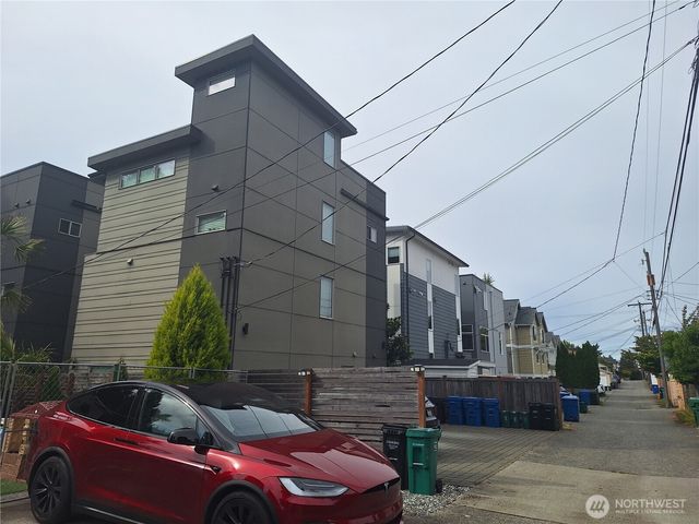 5647 38th Avenue SW, Seattle, WA 98126