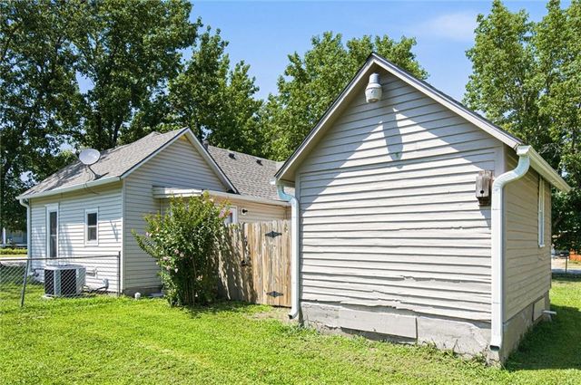 201 Spruce Street, Garden City, MO 64747