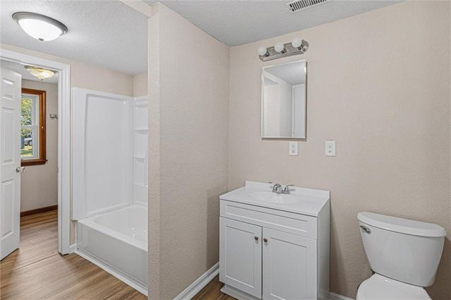 201 Spruce Street, Garden City, MO 64747
