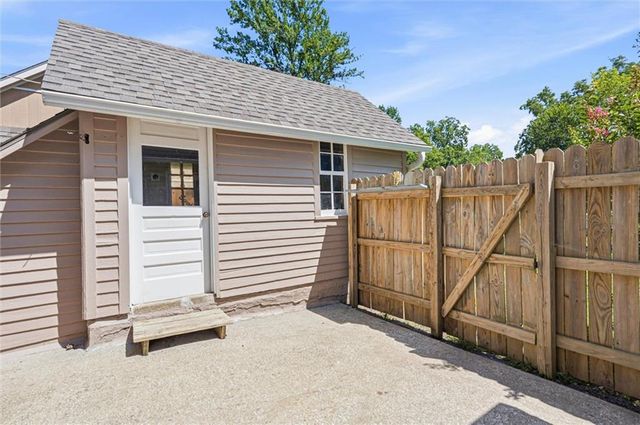 201 Spruce Street, Garden City, MO 64747
