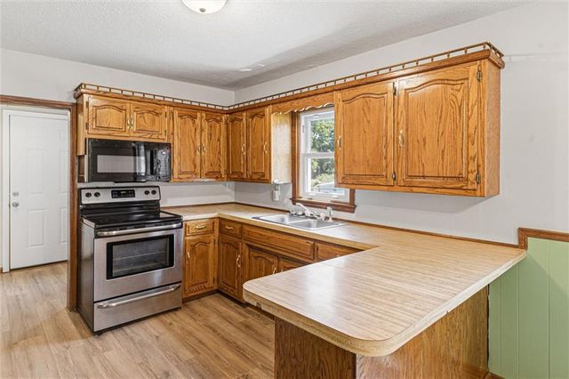 201 Spruce Street, Garden City, MO 64747