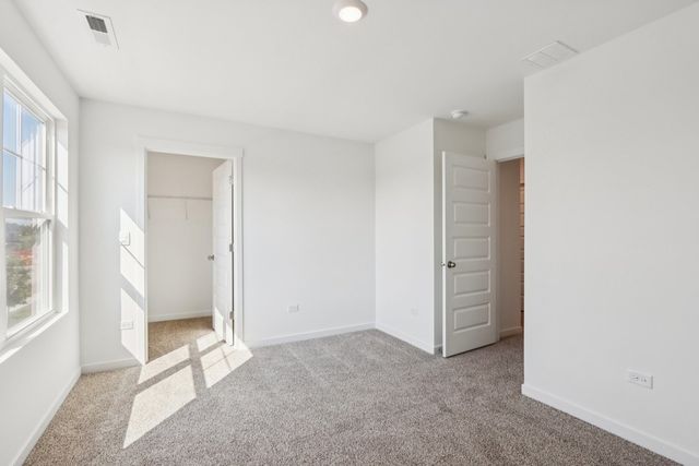 13636 S Carmel Boulevard, Plainfield, IL 60544