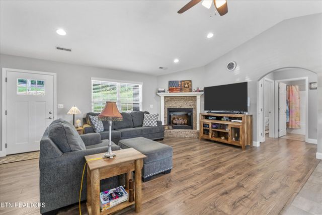 1912 Smokey High Lane, Sevierville, TN 37876