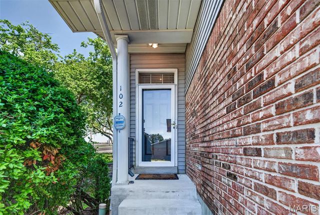 102 Parc Forest Trail 8A, St Charles, MO 63303