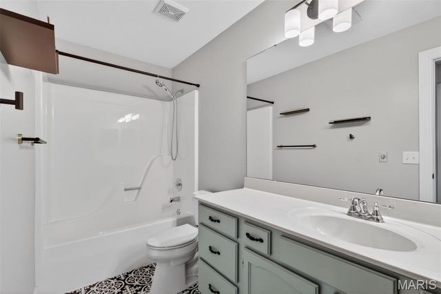 102 Parc Forest Trail 8A, St Charles, MO 63303