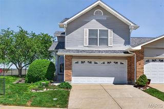 102 Parc Forest Trail 8A, St Charles, MO 63303
