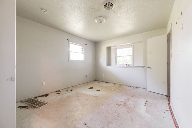 10400 N May Avenue, Oklahoma City, OK 73120