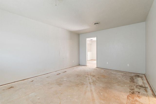 10400 N May Avenue, Oklahoma City, OK 73120