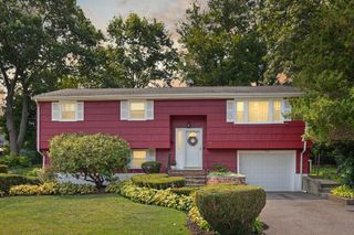 89 Fernandez Cir, Randolph, MA 02368