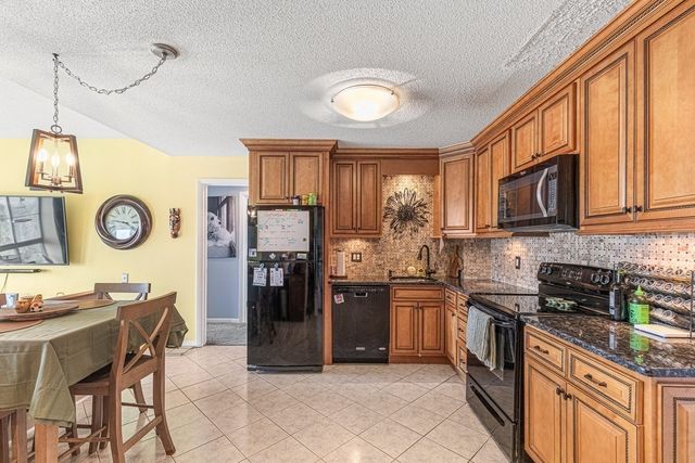 160 Burkhall St 604, Weymouth, MA 02190