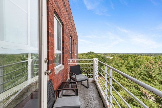 160 Burkhall St 604, Weymouth, MA 02190