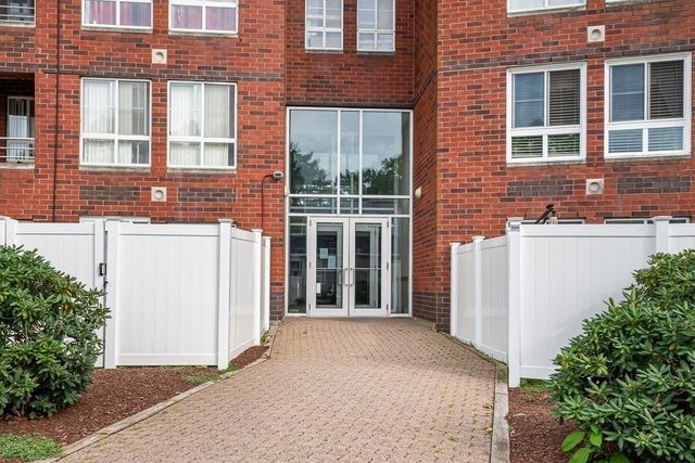 160 Burkhall St 604, Weymouth, MA 02190