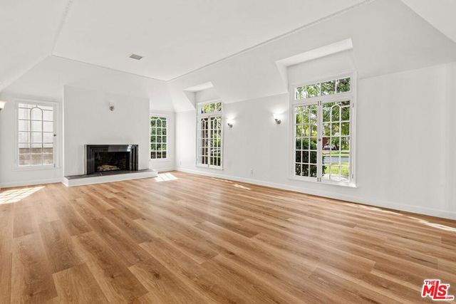 512 N Elm Drive, Beverly Hills, CA 90210