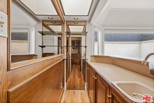 512 N Elm Drive, Beverly Hills, CA 90210