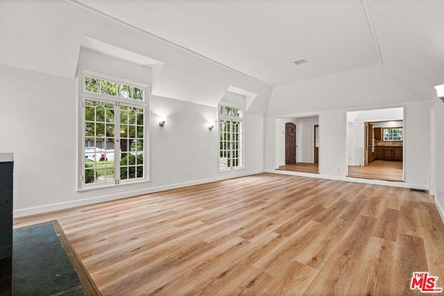 512 N Elm Drive, Beverly Hills, CA 90210