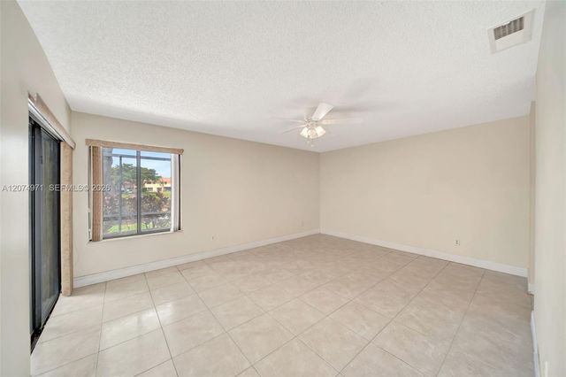 5223 Gate Lake Road 5223, Tamarac, FL 33319