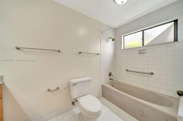 5223 Gate Lake Road 5223, Tamarac, FL 33319