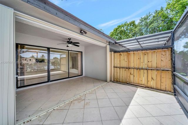 5223 Gate Lake Road 5223, Tamarac, FL 33319