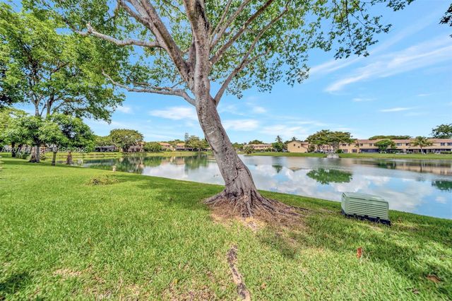5223 Gate Lake Road 5223, Tamarac, FL 33319