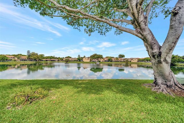 5223 Gate Lake Road 5223, Tamarac, FL 33319