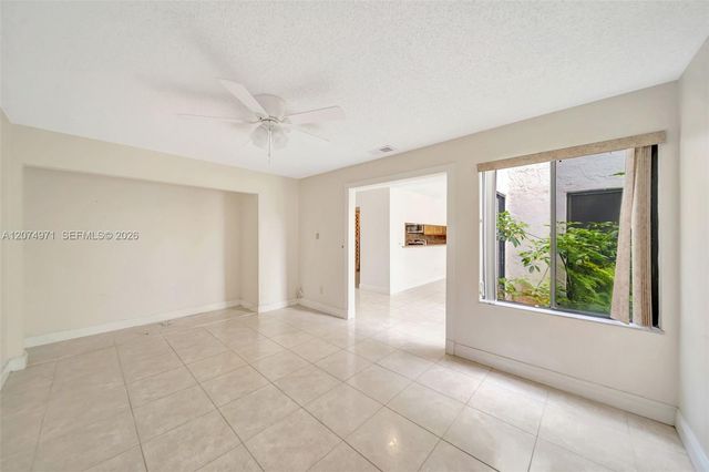 5223 Gate Lake Road 5223, Tamarac, FL 33319
