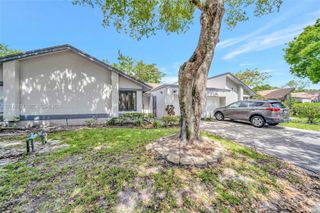 5223 Gate Lake Road 5223, Tamarac, FL 33319