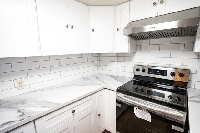 7520 Hornwood Drive 1003, Houston, TX 77036