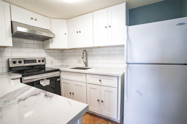 7520 Hornwood Drive 1003, Houston, TX 77036