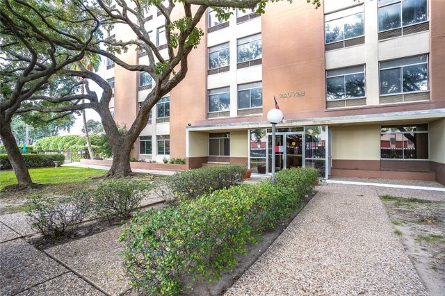 7520 Hornwood Drive 1003, Houston, TX 77036