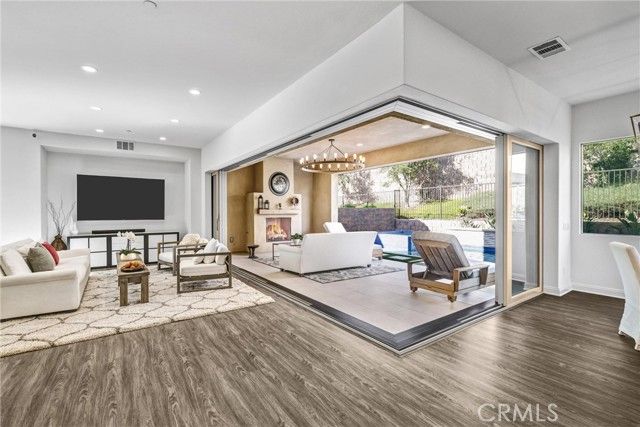 5577 Heritage Oak, Trabuco Canyon, CA 92679