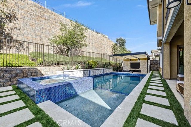 5577 Heritage Oak, Trabuco Canyon, CA 92679