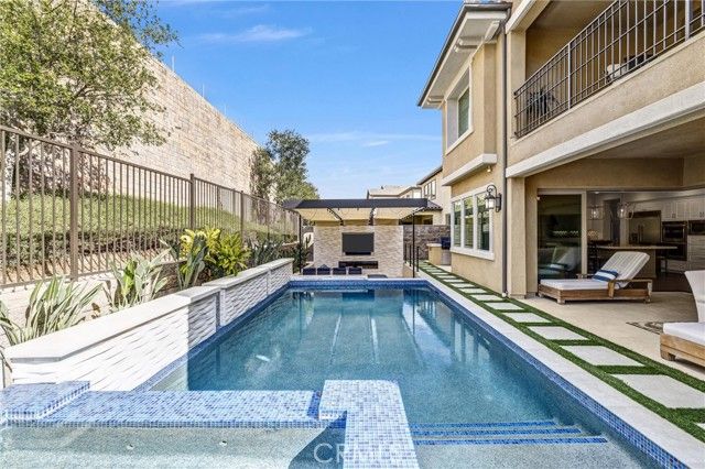 5577 Heritage Oak, Trabuco Canyon, CA 92679