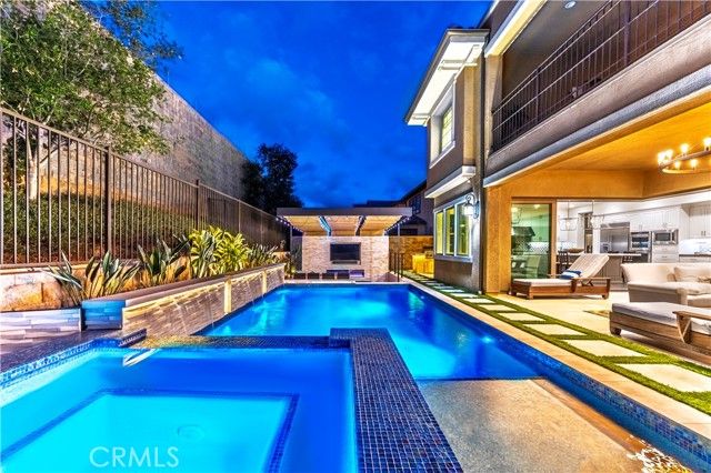 5577 Heritage Oak, Trabuco Canyon, CA 92679